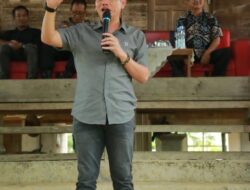 Bantu Masyarakat Tani, Rustamsyah dan Himmah Olivia Kunjungi Desa Petaling Banjar