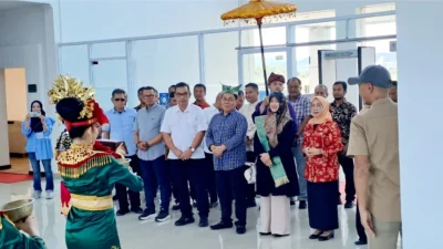 Sekda Mie Go dan Para Kepala OPD Pemkot Pangkalpinang Sambut Kedatangan Pj Wali Kota M. Unu Ibnudin