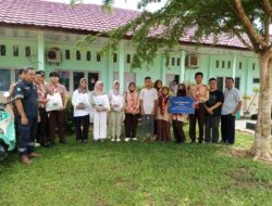 Kolaborasi Bersama SMAN Simpang Teritip, PT Timah Serahkan Bantuan Paket Sembako untuk Anak Yatim Piatu