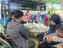 125 Warga Desa Belo Laut Berobat Gratis di Mobil Sehat PT Timah