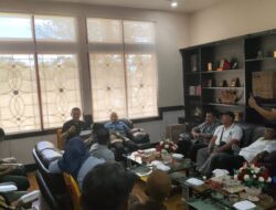 Audiensi Bersama Nelayan Jelitik Terkait Pendangkalan Alur Muara Kantung, Didit Akan Bawa Permasalahan Ini ke Kementerian KKP