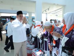 Lepas Jemaah Haji Babel, Hidayat Arsani Titip Doa untuk Provinsi Babel