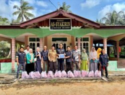 Dukung Ketahanan Pangan, PT Timah Serahkan Paket Sembako untuk Masyarakat Teluk Dalam Desa Kundur