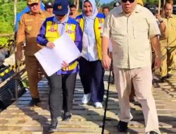 Gubernur Hidayat Tinjau Jembatan Putus Desa Air Ruak, Pastikan Perbaikan Segera