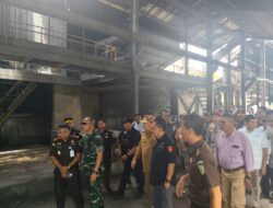 Jampidsus Kejagung dan Tim Satgas PKH Kunjungi Gudang PT. Tinindo Inti Perkasa, Tinjau Tata Kelola Timah Sesuai Perintah Presiden