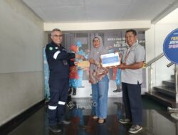 Konsisten Bantu Kesehatan Warga, PT TIMAH Serahkan Bantuan untuk Lansia di Bangka Barat