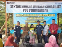 PT Timah Bersama Mitra Salurkan 200 Paket Beras untuk Warga Pesisir Sungailiat