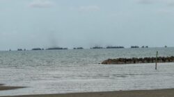 Bukan IUP PT Timah, Ratusan Ponton Milik CV Kerja Ilegal di Pantai Pasir Padi