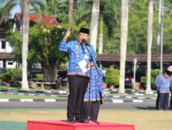 Gubernur Hidayat Arsani Tekankan Disiplin dan Efisiensi Anggaran dalam Upacara Bulanan Pemprov Babel