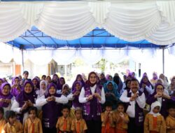 Noni Hidayat Ajak Masyarakat Belitung Manfaatkan Layanan Posyandu 6 SPM