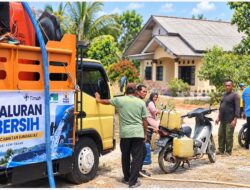 PT TIMAH Kolaborasi Penuhi Kebutuhan Air Bersih Warga Terdampak Kekeringan di Sungailiat