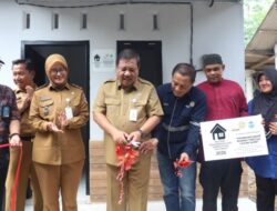 Wali Kota Pangkalpinang Serahkan Bantuan Rumah Layak Huni untuk Warga Air Kepala Tujuh