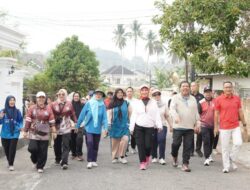 Prof Udin Buka Car Free Day dan Senam Bersama dengan Permainan Gasing